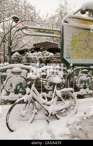 PARIS UNDER SNOW, FRANCE Stock Photo