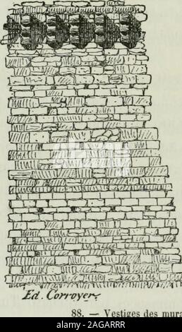 . Description de l'abbaye du Mont Saint-Michel et de ses abords : précédée d'une notice historique. ges aux bâtiments de lAbbaye, sétaitcommuniqué à la Ville et avait réduit en cendres presquetoutes les habitations ; Guillaume restaura le Monastère etreconstruisit les maisons de la cité à laide des secoursque lui envoya Philippe le Bel après un pèlerinage que cemonarque fit au Moût Saint-Michel. Cest à cette épo-que (1311) que Guillaume du Château continua la con-struction des Remparts commencés par Richard Tustin,en étendant le front est de la place vers le sud, et reliantses murs aux escarpe Stock Photo