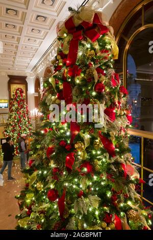 Christmas Tree Covered in White Snow at the Lotte New York Palace Hotel in  Midtown Manhattan of New York City Editorial Stock Photo - Image of york,  beautiful: 212012698