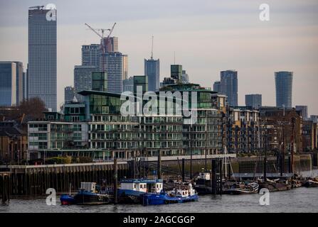 Canary Wharf office building complex on the Isle of Dogs in the London borough of Tower Hamlets, Docklands, the former port area of London, UK, Stock Photo