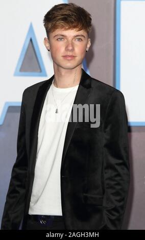London, UK. 18th Dec, 2019. LONDON, UNITED KINGDOM - DECEMBER 18 2019: HRVY attends the 'Star Wars: The Rise of Skywalker' European Premiere at Cineworld Leicester Square in London. Credit: SOPA Images Limited/Alamy Live News