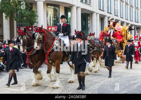 England, London, City of London, The Guildhall, Lord Mayor's Show, Carriage Procession at the Ordination as Lord Mayor of The City of London on 9th No Stock Photo