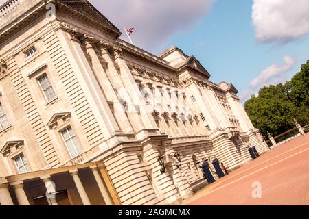 August 20, 2019 – Buckingham Palace, London, United Kingdom. A view of the famous and beautiful building which the Queen resides in. Stock Photo