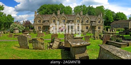 Almshouses, Church Green, Witney, Oxon These almshouses are at the southern end of Church Green, overlooking part of the graveyard of St. Mary's Churc Stock Photo