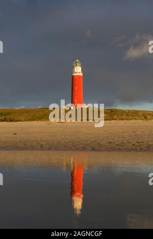 Eierland Lighthouse in the dunes during stormy weather on the northernmost tip of the Dutch island of Texel, Noord-Holland, the Netherlands Stock Photo