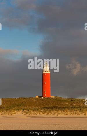 Eierland Lighthouse in the dunes during stormy weather on the northernmost tip of the Dutch island of Texel, Noord-Holland, the Netherlands Stock Photo