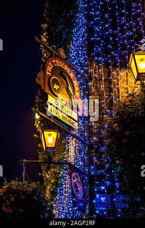 Exterior of The Temple Bar at night, famous pub in Dublin, Ireland Stock Photo