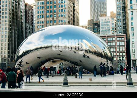 CHICAGO, ILLINOIS- september, 2018 Panoramic image of the Cloud Gate or The Bean in Millennium Park Stock Photo