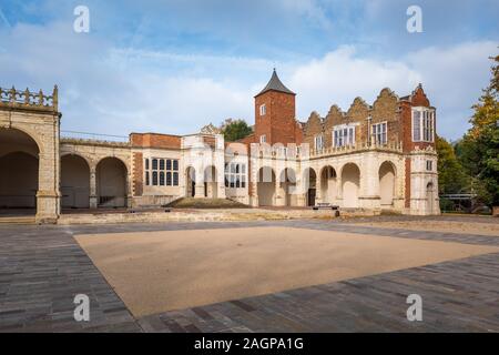 London, UK, 19th March 2022. Demonstrators gathered outside a mansion in  Holland Park owned by Russian oligarch Vladimir Yevtushenkov (aka  Evtushenkov), owner of Kronshtadt, part of Sistema Group, which the  protesters say