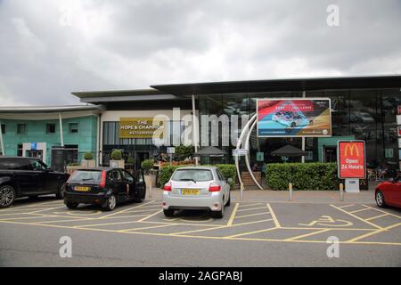 Beaconsfield Service Station on M40 Buckinghamshire England The Horse And Champion Weatherspoons Pub Stock Photo