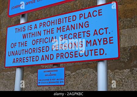 UK British Ministry of Defence property, prohibited place, official secrets act, MOD sign Stock Photo