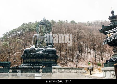 Kyejoam Seokgul Hermitage shrine and Ulsanbawi rock in Seoroksan National park, South Korea - november, 2019 Stock Photo
