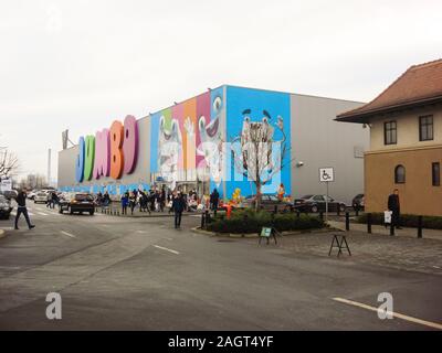 Jumbo store hi-res stock photography and images - Alamy
