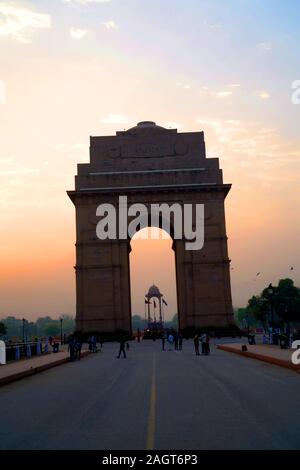 The India Gate is a war memorial located astride the Rajpath, on the eastern edge of the 'ceremonial axis' of New Delhi, formerly called Kingsway Stock Photo