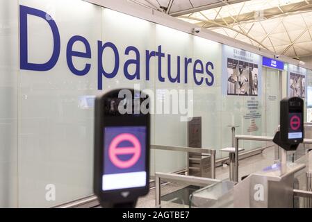 Hong Kong, China. 18th Dec, 2019. A closed departure hall seen at Hong Kong international airport. Credit: Budrul Chukrut/SOPA Images/ZUMA Wire/Alamy Live News Stock Photo