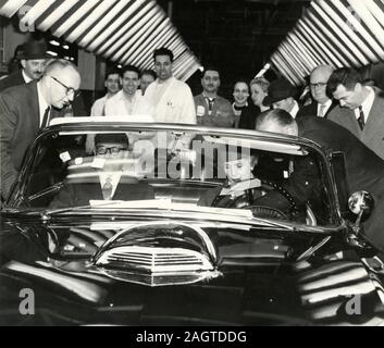Italian President of the Republic Giovanni Gronchi and Ambassador Clara Boothe in the new Ford Thunderbird car, USA 1960s Stock Photo