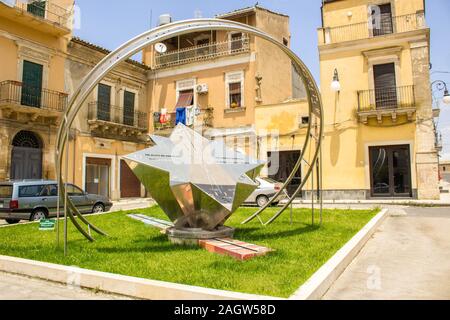 June 24, 2018 – Grammichele, Sicily, Italy. Just one of the many statues in the heart of a lovely town in Sicily, Italy. Stock Photo
