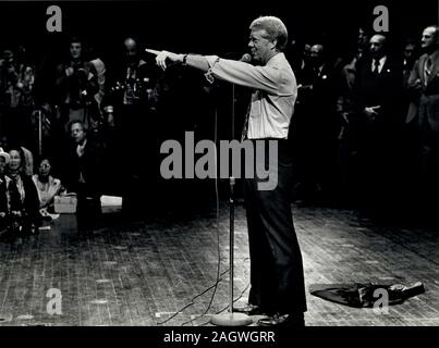 Sep. 09, 1976 - Brooklyn, New York, USA - Democratic Presidential nominee JIMMY CARTER points to the crowd during a speech at a microphone on stage during an electioneering event at Brooklyn College. (Credit Image: © Keystone Press Agency/Keystone USA via ZUMAPRESS.com) Stock Photo