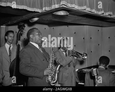 Portrait of Charlie Parker, Tommy Potter, Miles Davis, Duke Jordan, and Max Roach, Three Deuces, New York, N.Y., ca. Aug. 1947 Stock Photo