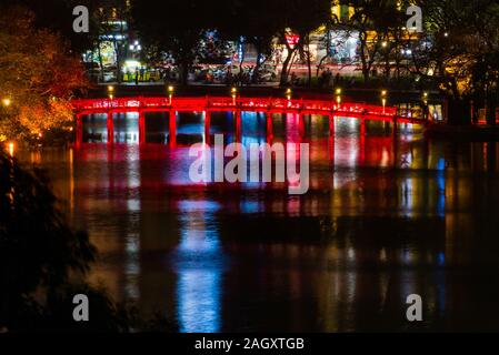 The Huc Bridge at night, Hoan Kiem Lake, Hanoi, Vietnam, Asia Stock Photo