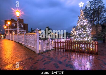 Tonbridge, Kent, United Kingdom. 21st Dec, 2019. Heavy rainfall has lead to the river Medway bursting its banks in places flooding areas of Tonbridge a few days before Christmas. Credit: Sarah Mott/Alamy Live News Stock Photo