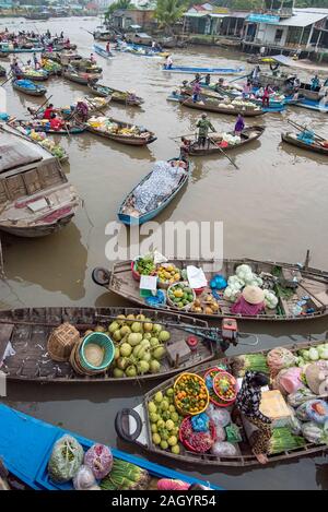 Can Tho, Viet Nam . Feb 11, 2018. Phong Dien floating market very famous in Mekong delta Stock Photo