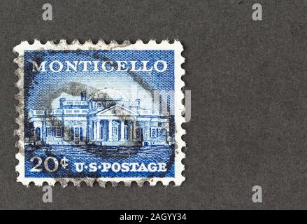 20 cent USA postage featuring former President Thomas Jefferson's Plantation home in Monticello in Virginia. Liberty issue of 1954-68,  Scott # 1047 Stock Photo