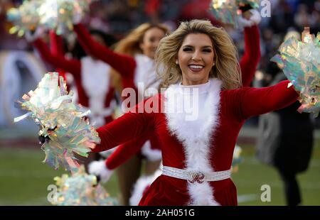 Landover, MD, USA. 22nd Dec, 2019. Redskin Cheerleader performs during a NFL football game between the Washington Redskins and the New York Giants at FedEx Field in Landover, MD. Justin Cooper/CSM/Alamy Live News Stock Photo