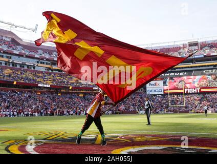 Landover, MD, USA. 22nd Dec, 2019. Redskin Cheerleader performs during a NFL football game between the Washington Redskins and the New York Giants at FedEx Field in Landover, MD. Justin Cooper/CSM/Alamy Live News Stock Photo