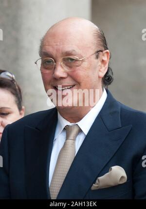 Former Polly Peck chief exec Asil Nadir and his wife Nur at the Old Bailey in London where the judge ruled that he will have to face charges of fraud. Stock Photo