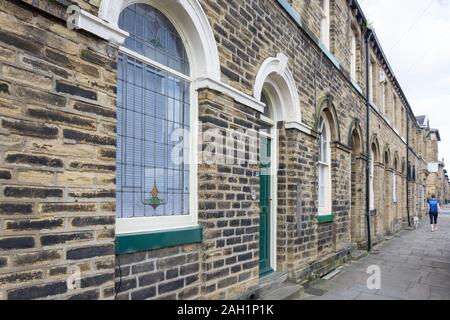 Worker cottages, Caroline Street, Saltaire World Heritage Site Village, Shipley, City of Bradley, West Yorkshire, England, United Kingdom Stock Photo