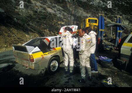 Stig Blomqvist with his Audi Quattro Sport at service point on the 1985 Monte Carlo Rally Stock Photo