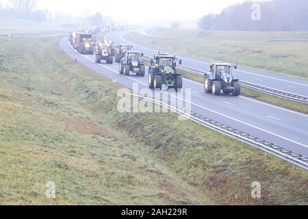 Bauern, Demo Holland, Landwirte, Traktor, Autobahn Stock Photo