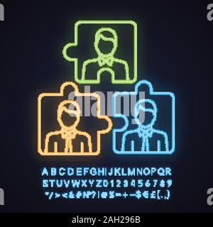 Teamwork neon light icon. Team problem solving. Personnel interaction. Partnership. Glowing sign with alphabet, numbers and symbols. Staff puzzles. Ve Stock Vector
