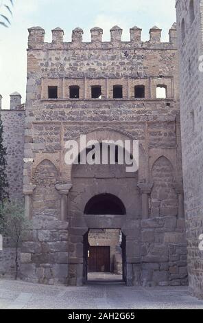 PUERTA ANTIGUA DE BISAGRA TAMBIEN LLAMADA DE ALFONSO VI - SIGLO X. Location: EXTERIOR. Toledo. SPAIN. Stock Photo