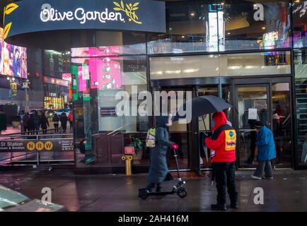 The newly renovated entrance to the Olive Garden restaurant in Times Square in New York is seen on Tuesday, December 17, 2019. (© Richard B. Levine) Stock Photo