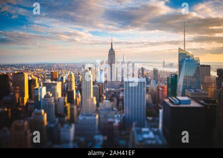 USA, New York, New York City, View of Manhattan skyscrapers