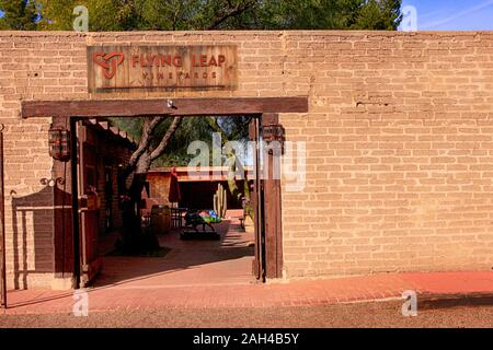 Flying Leap Vineyards wine tasting rooms and art gallery in Tubac, Arizona Stock Photo