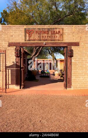 Flying Leap Vineyards wine tasting rooms and art gallery in Tubac, Arizona Stock Photo