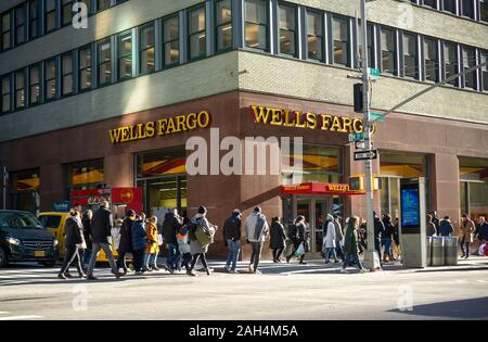 A Wells Fargo bank branch in busy Midtown Manhattan in New York on Friday, December 20, 2019. (© Richard B. Levine) Stock Photo