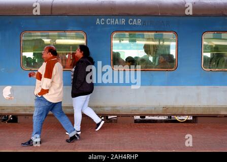 Puri Howrah Shatabdi Express train at Kharagpur Junction station Stock ...