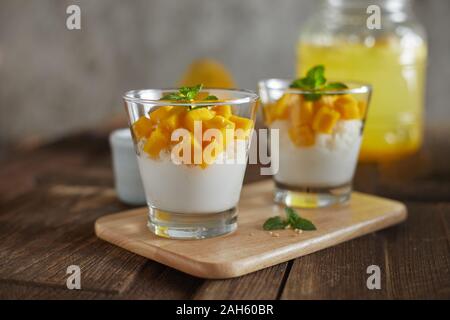 Mango with sticky rice , Thai dessert Stock Photo