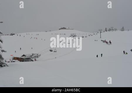 Chamonix, France. 23 December, 2019. Skiers and snowboarders in action in Domaine De Balme, Mont Blanc, Chamonix. Stock Photo