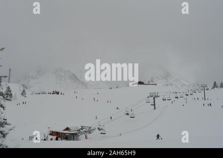 Chamonix, France. 23 December, 2019. Skiers and snowboarders in action in Domaine De Balme, Mont Blanc, Chamonix. Stock Photo