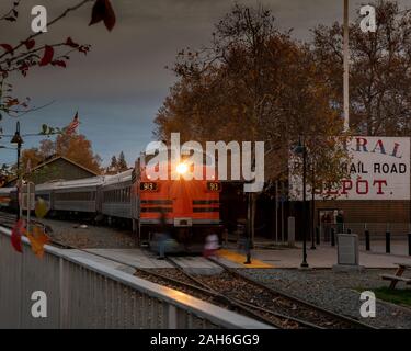 Sacramento, CA, Dec 12, 2019. Old Railroad Museum Southern Pacific steam locomotive  approaching the station. Stock Photo