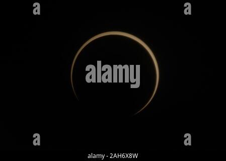 Kilinochchi, northern, Sri Lanka. 26th Dec, 2019. A view of an annular solar eclipse at iranamadu, Northern province, some 325 km from Colombo, on December 26, 2019. Credit: Pradeep Dambarage/ZUMA Wire/Ģ����ý Live News Stock Photo