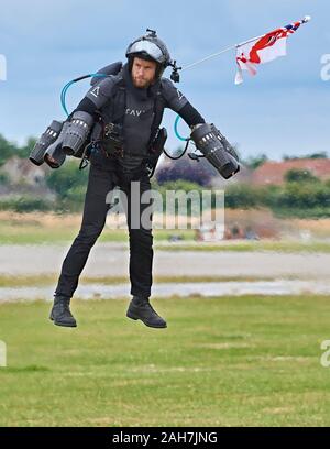 Richard Browning (Jet Man) demonstrates the Daedalus Flight Pack ...