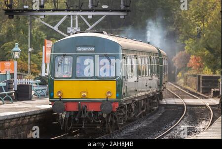 BR Class 101 DMU No. 101685 “Daisy”, entering the station at Grosmont on the North Yorkshire Moors Railway Stock Photo