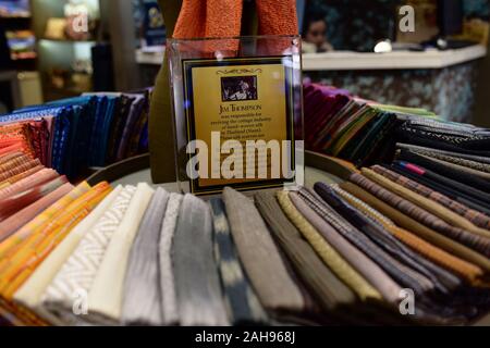 Traditional silk weavers of baan krua community in Bangkok, Thailand. These Cham Muslim community worked with Jim Thompson. Stock Photo