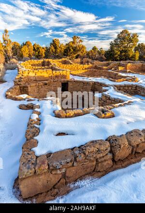 Snow surrounds the remains of mesa top Coyote Village on Chapin Mesa in Mesa Verde National Park, Colorado. Stock Photo